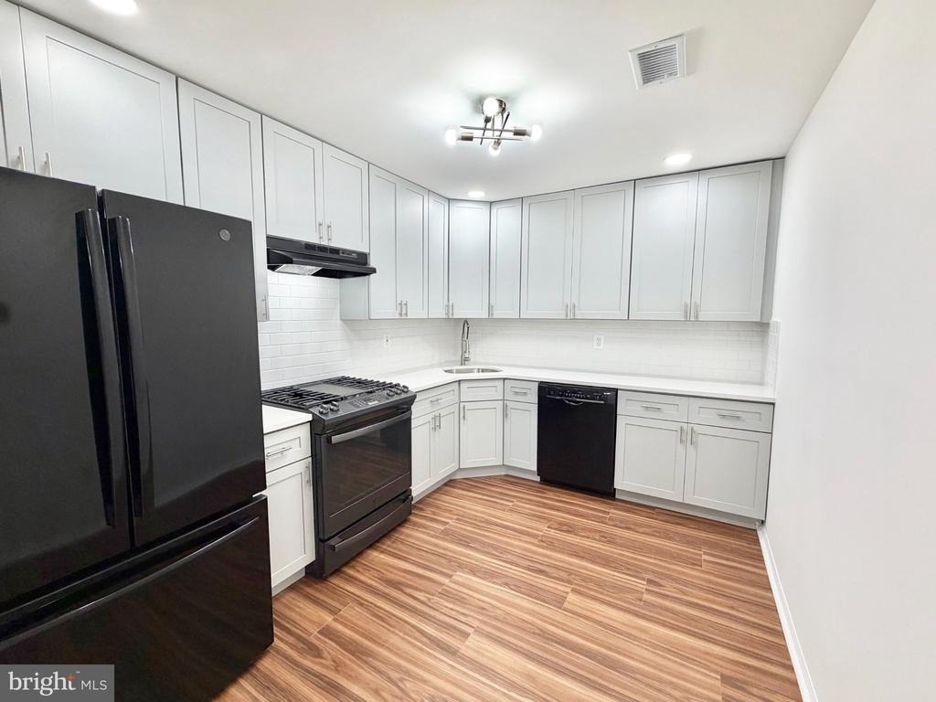 67 Cheverny Court - Photo 2