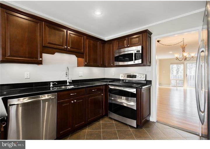 17 Gordon Way - Photo 5