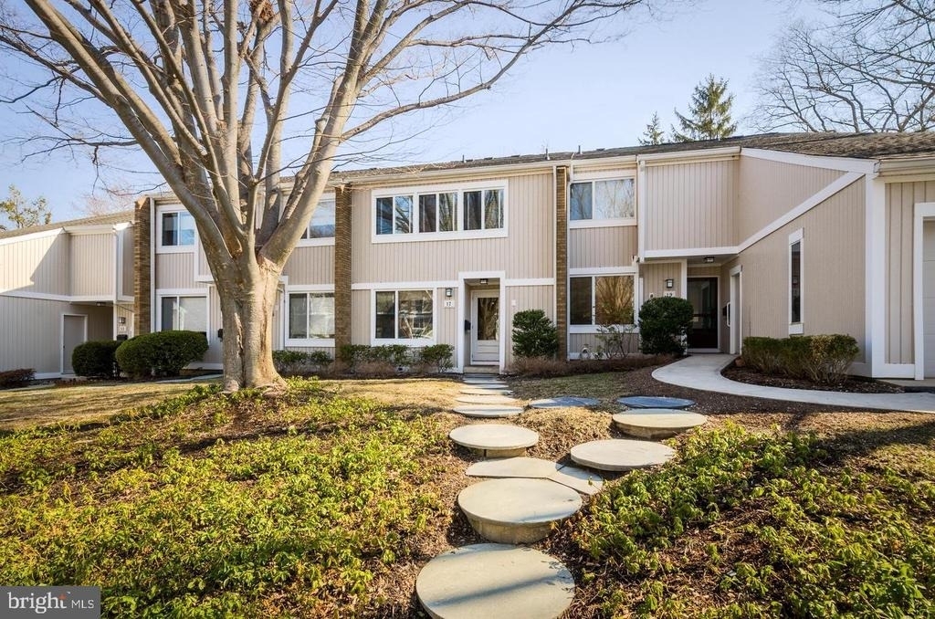 17 Gordon Way - Photo 0