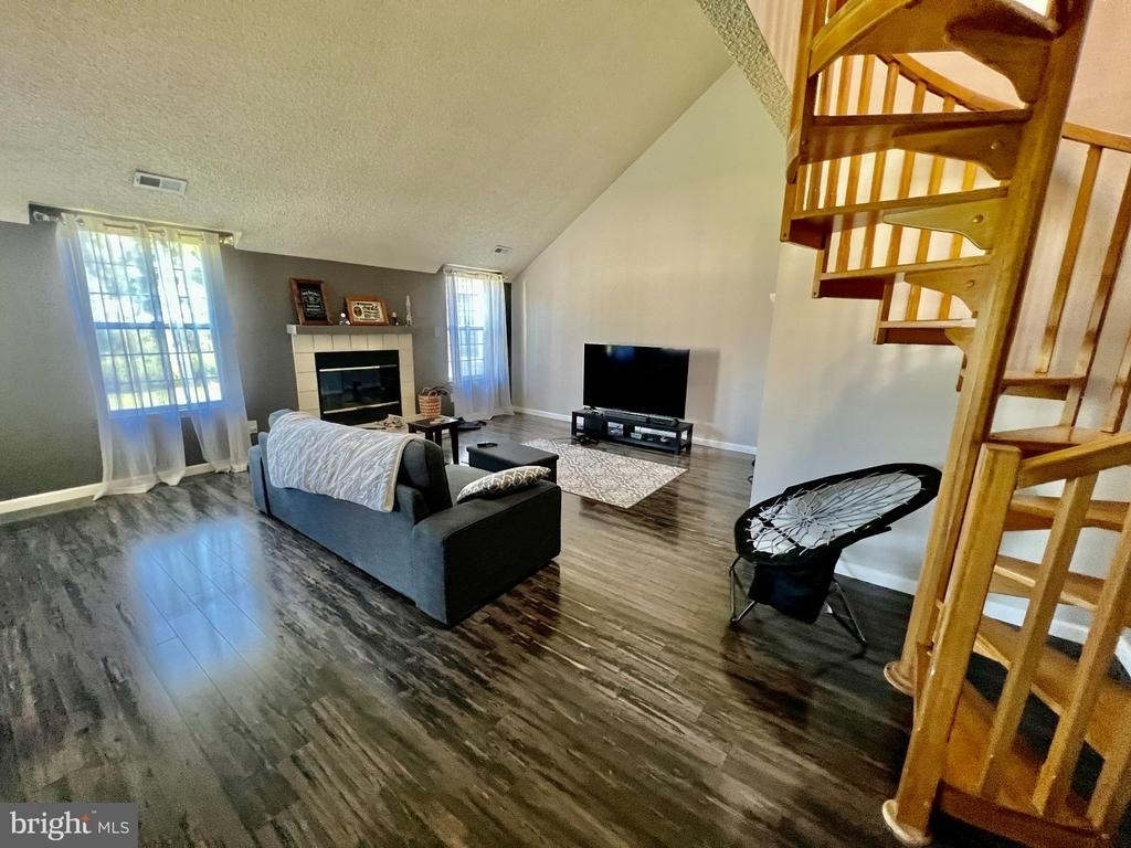 914 Eagles Chase Drive - Photo 1