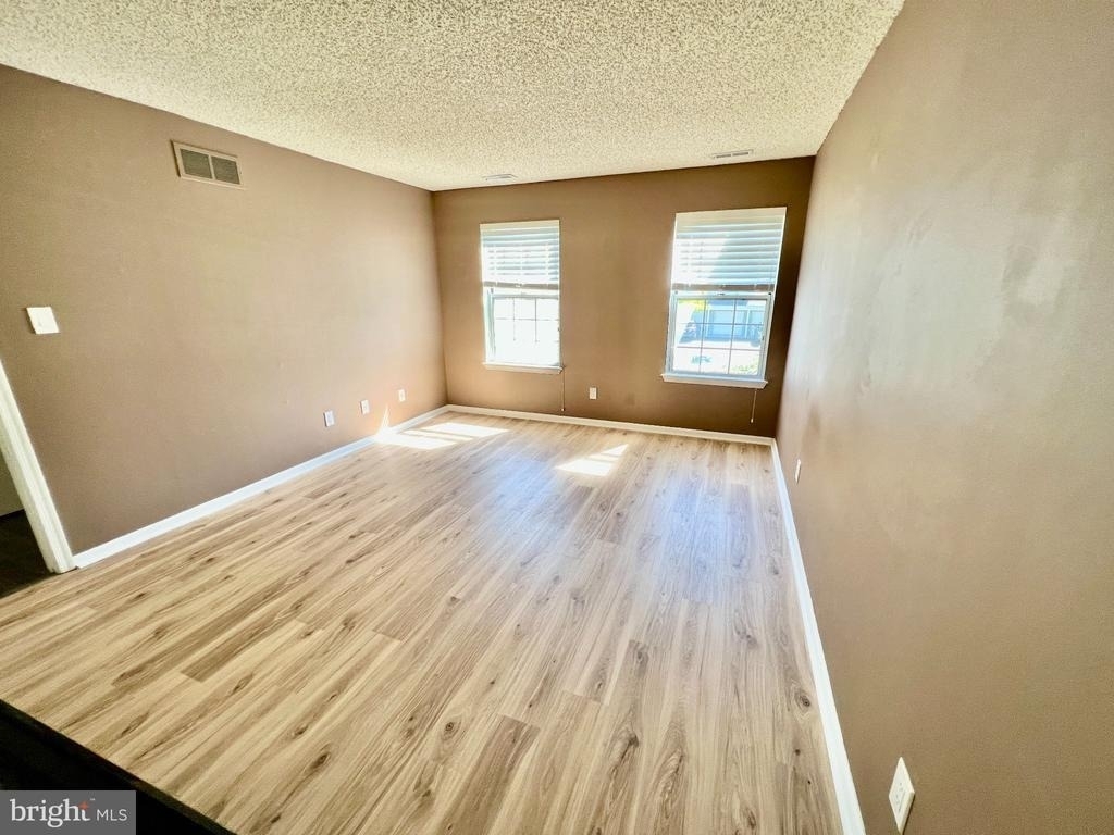 914 Eagles Chase Drive - Photo 11