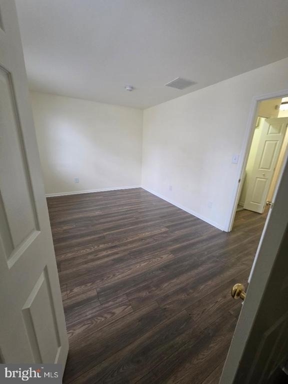 102 Royal Court Lane N - Photo 3