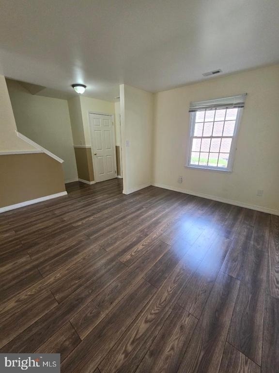 102 Royal Court Lane N - Photo 7