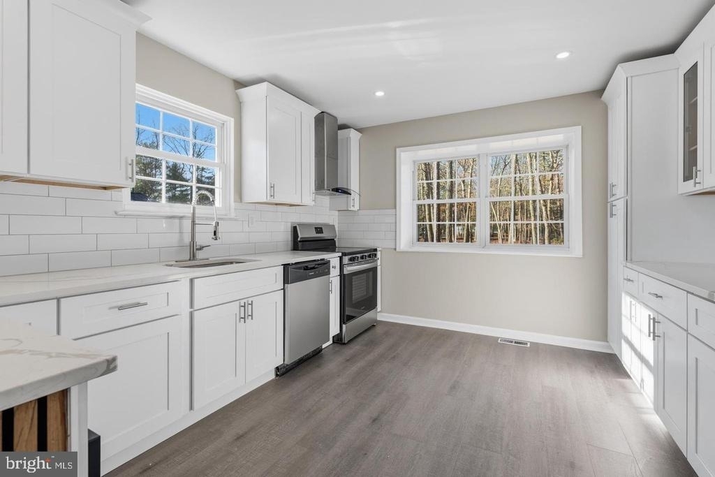 221 Oak Lane - Photo 5