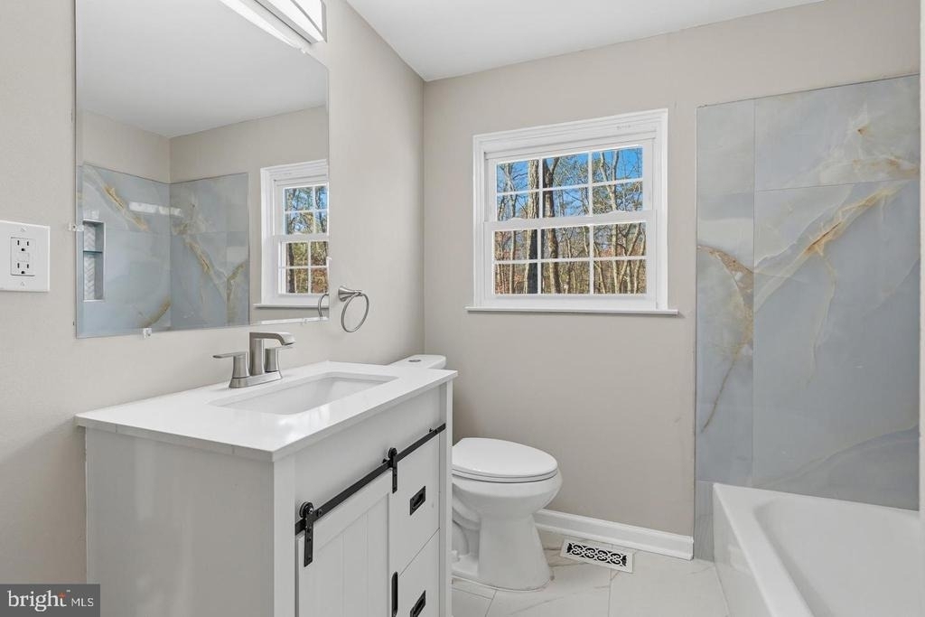 221 Oak Lane - Photo 9