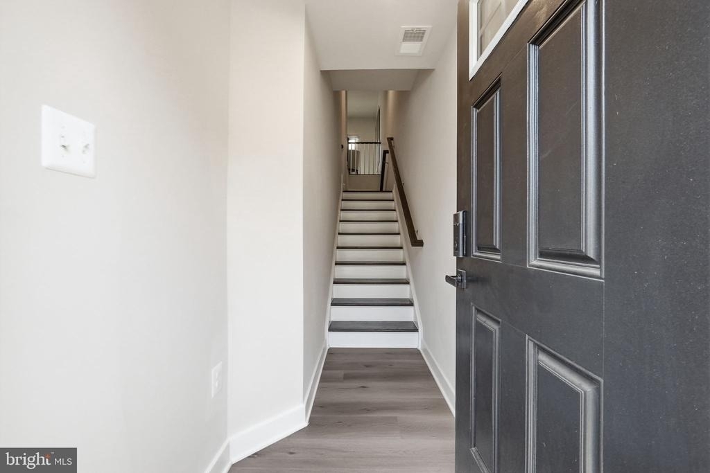 8805 Sybil Lane - Photo 3