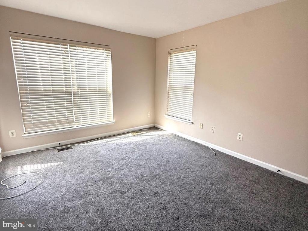 12400 Rollys Avenue - Photo 16
