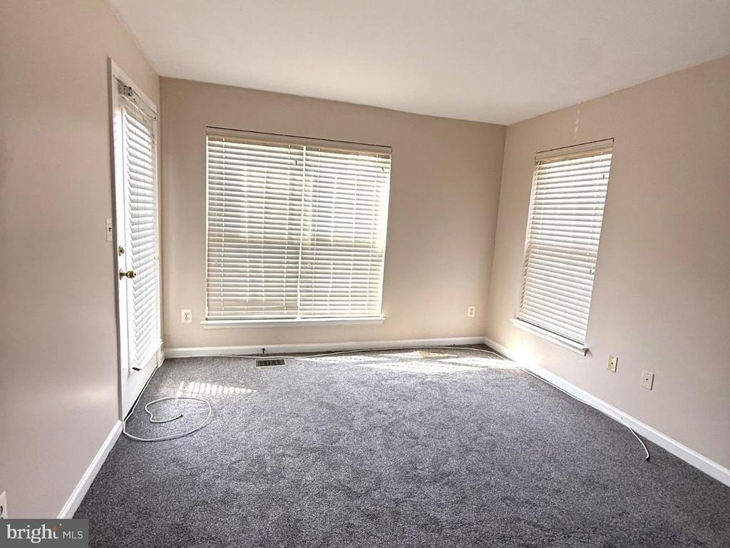 12400 Rollys Avenue - Photo 17