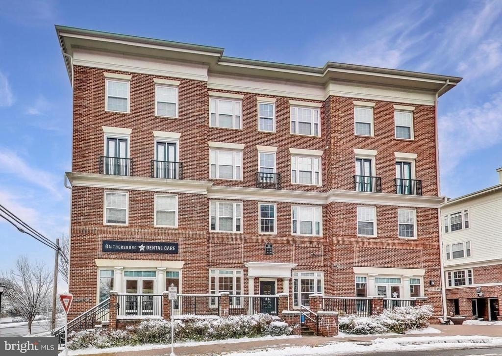 8 Granite Place - Photo 0