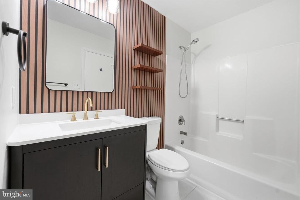 8139 Hallmark Place - Photo 14