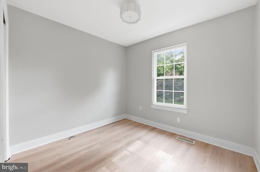 8139 Hallmark Place - Photo 10