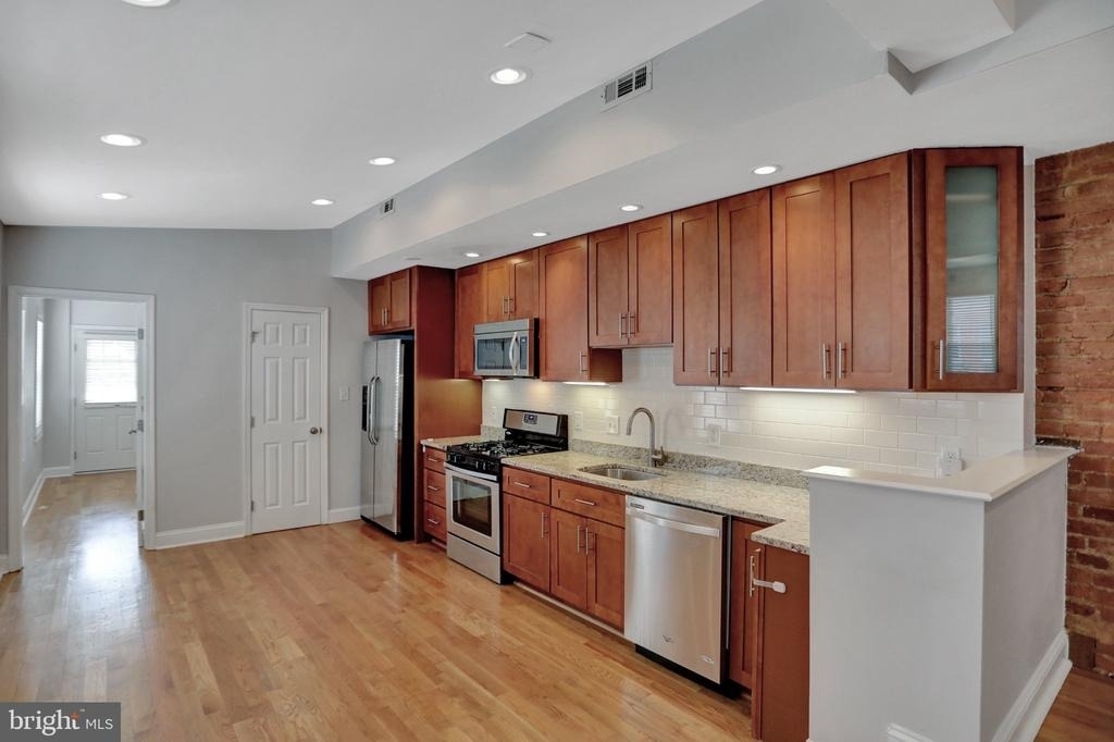 2127 E Lombard Street E - Photo 4