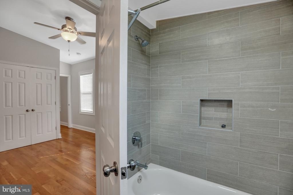 2127 E Lombard Street E - Photo 9