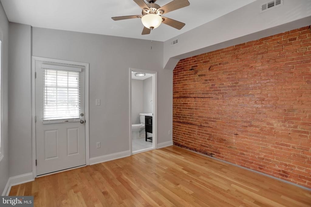 2127 E Lombard Street E - Photo 7