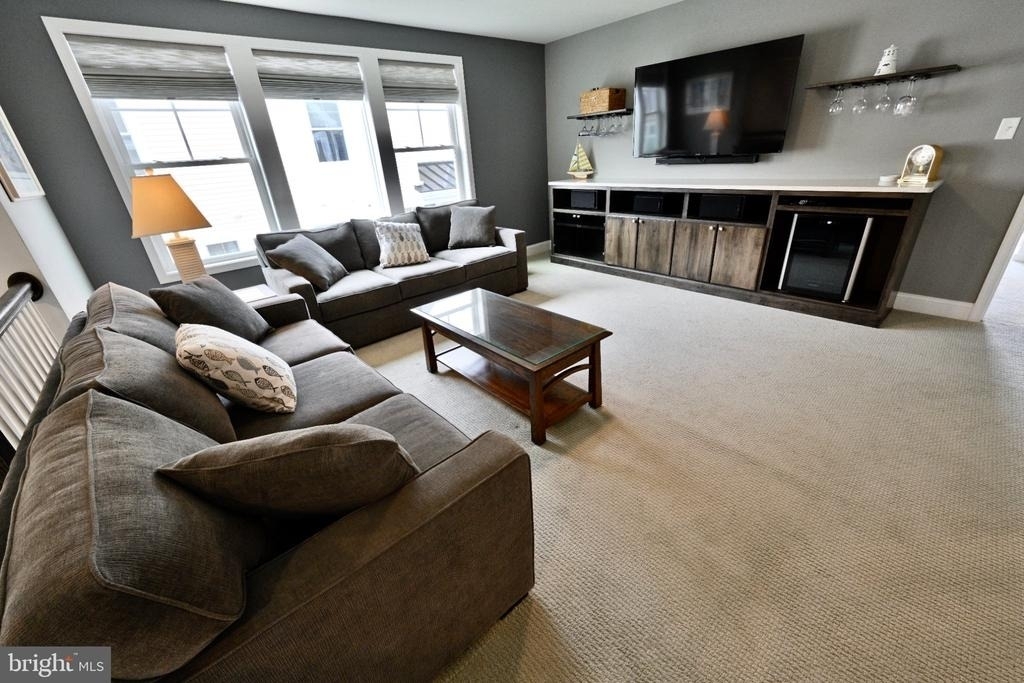 19059 Charlottetown Way - Photo 10