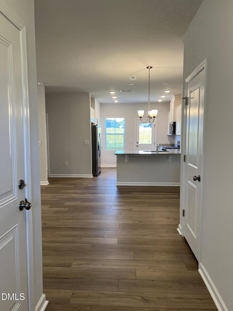 717 Branthurst - Photo 3