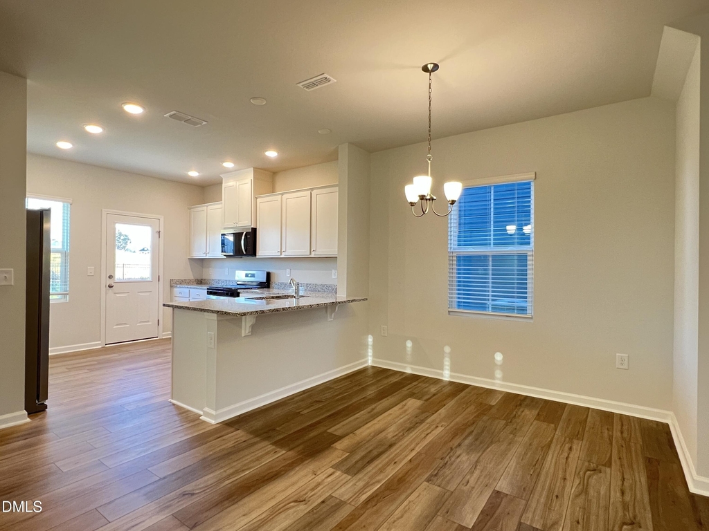 717 Branthurst - Photo 7