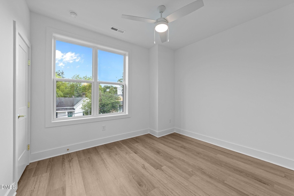 710 W North Street - Photo 21