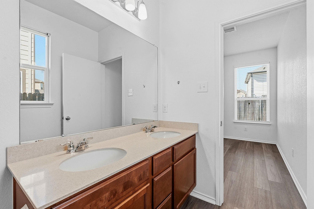 13413 Abigail Adams St - Photo 10