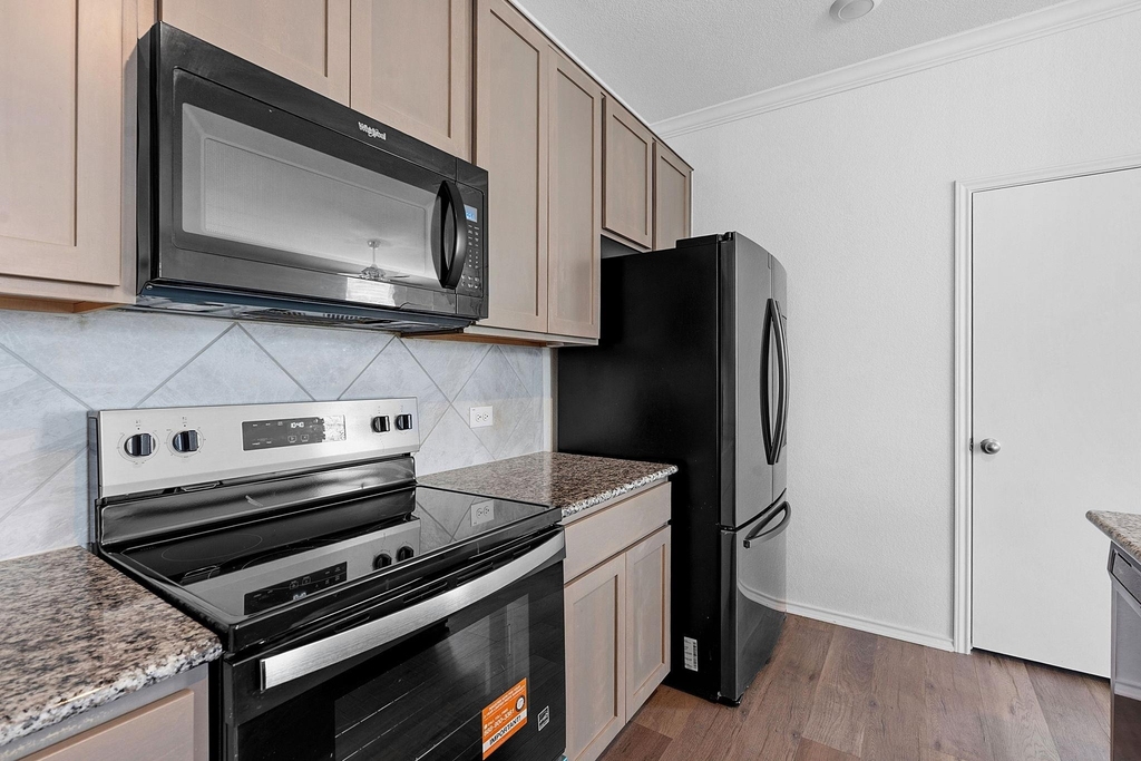 13413 Abigail Adams St - Photo 3