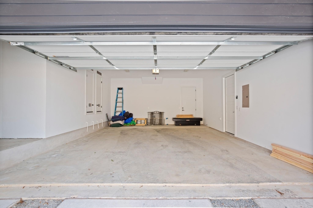 1006 Winsted Ln - Photo 37
