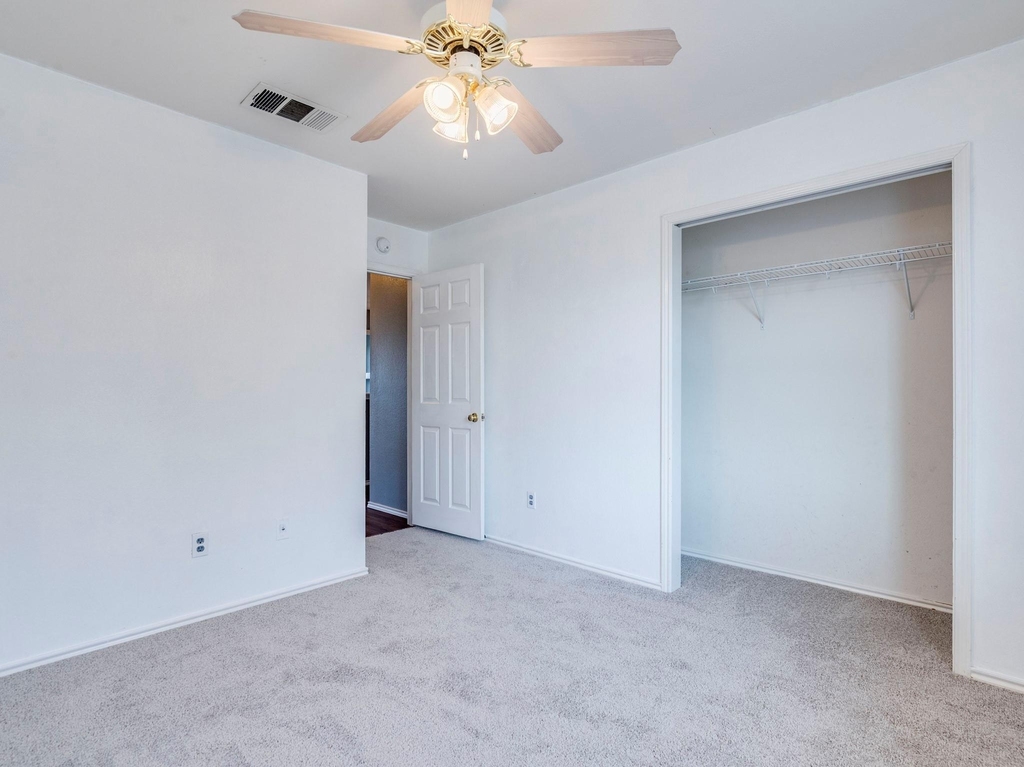 112 Maplewood N - Photo 18