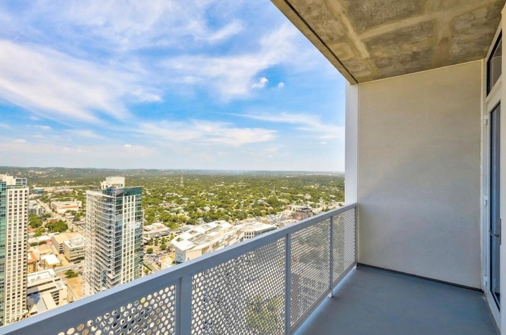 301 West Ave - Photo 14