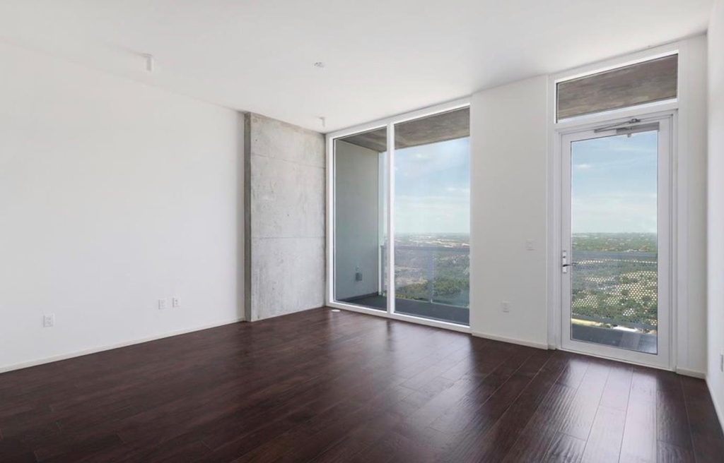 301 West Ave - Photo 2