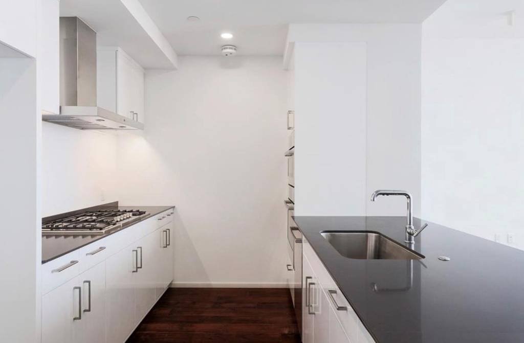 301 West Ave - Photo 5