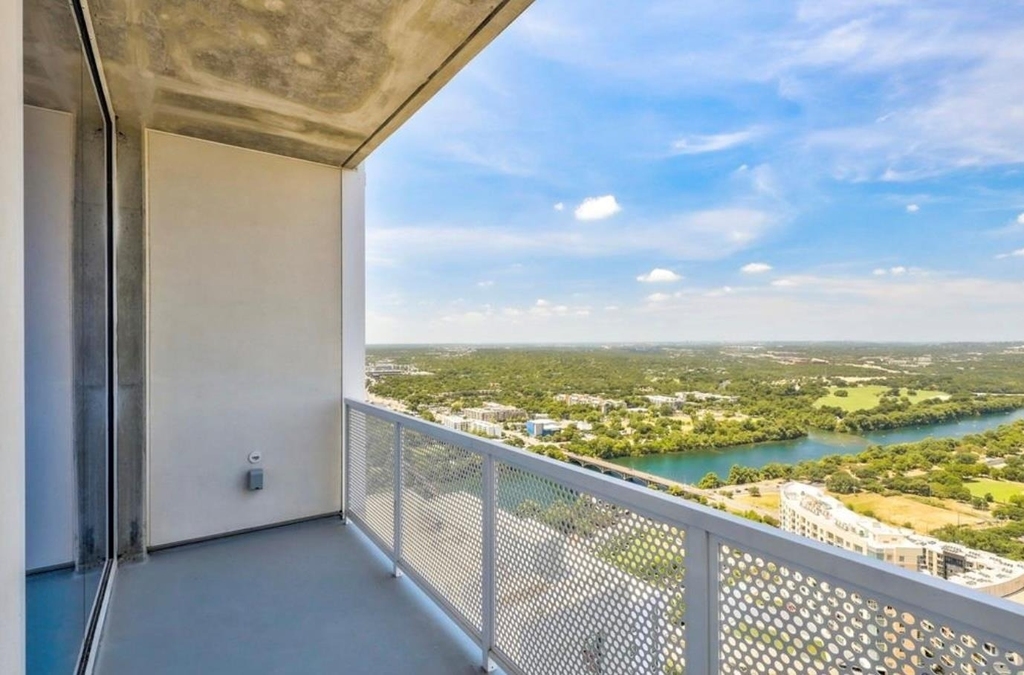 301 West Ave - Photo 13
