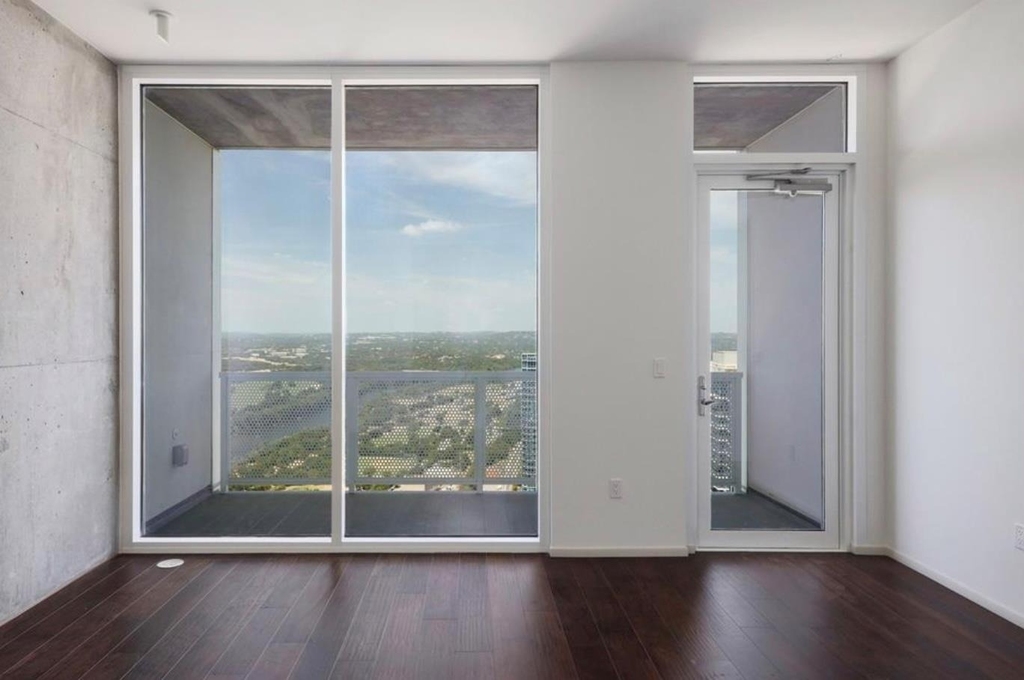 301 West Ave - Photo 1