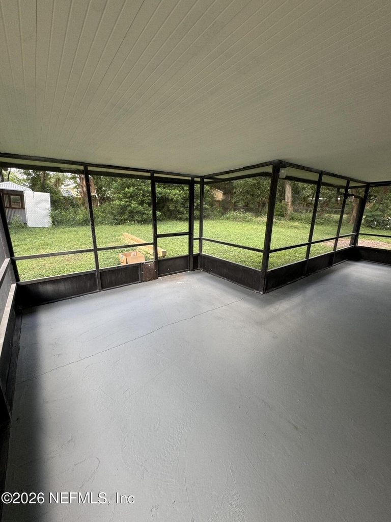 1629 Griflet Road - Photo 17