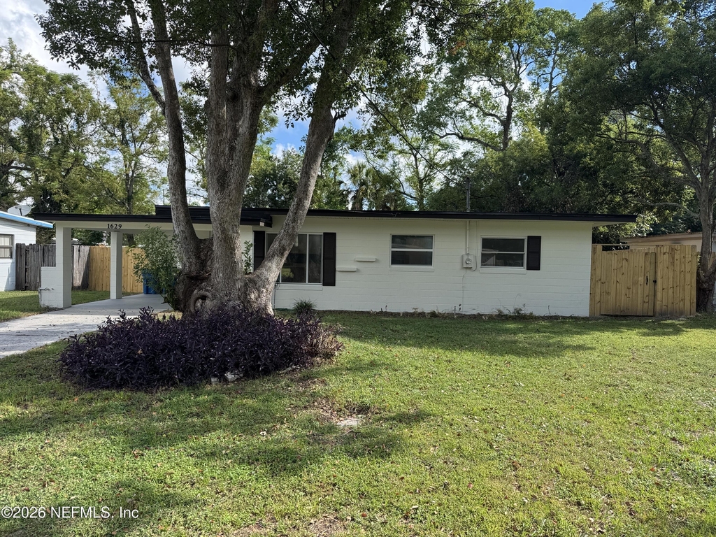 1629 Griflet Road - Photo 0