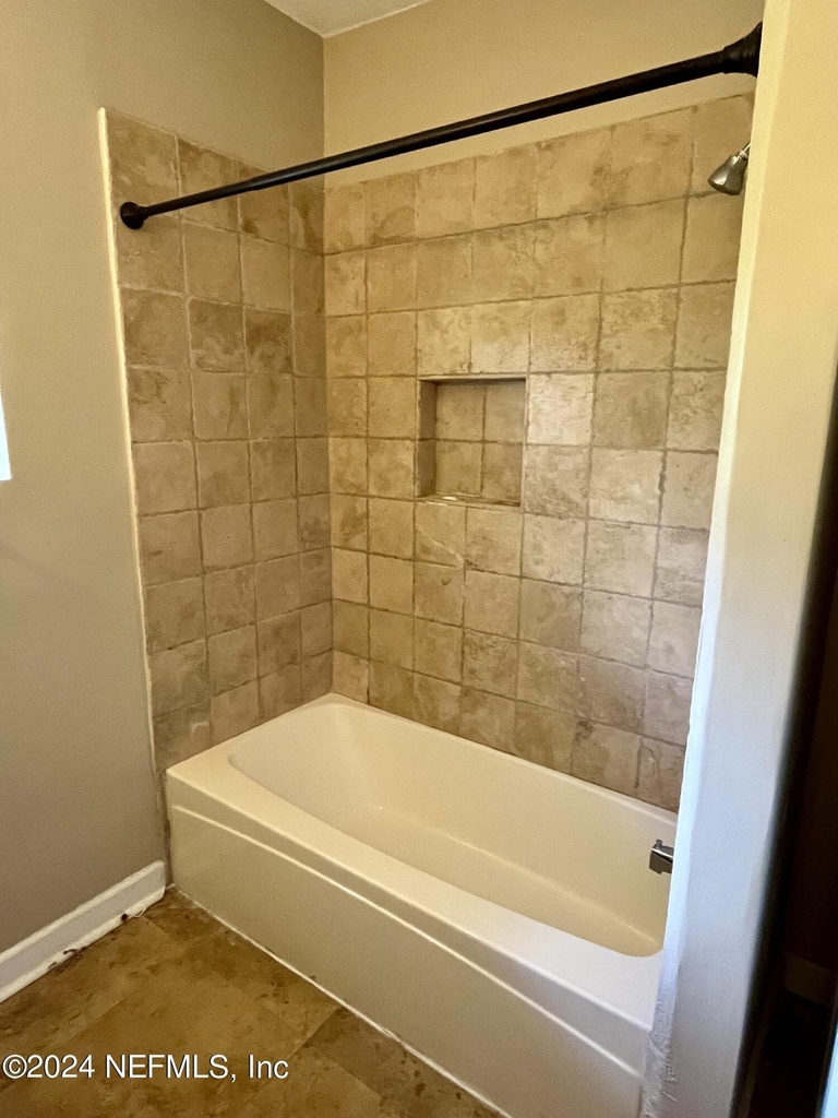 1423 Ingleside Avenue - Photo 18