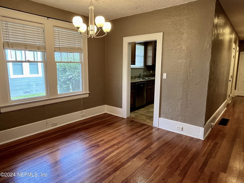 1423 Ingleside Avenue - Photo 6