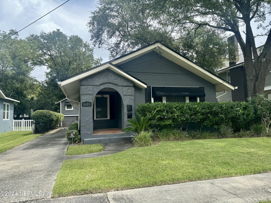 1423 Ingleside Avenue - Photo 0
