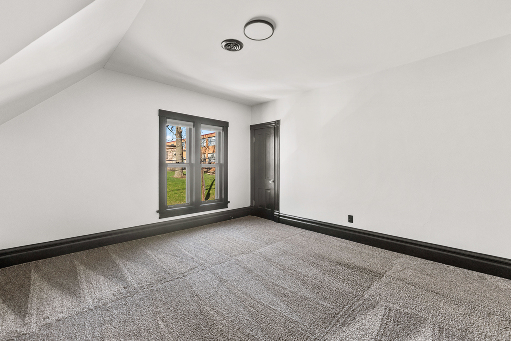 113 Elm Street - Photo 4