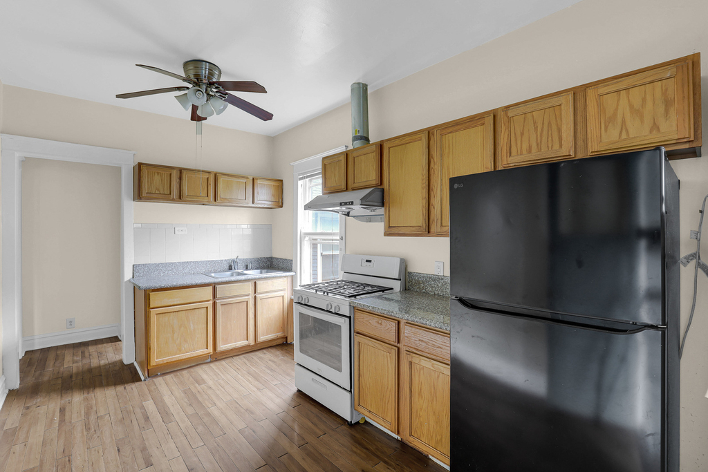 5814 N Winthrop Avenue - Photo 12