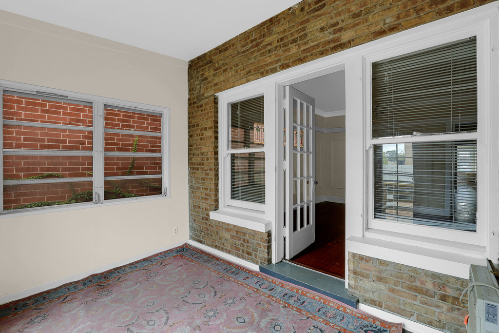 5814 N Winthrop Avenue - Photo 18