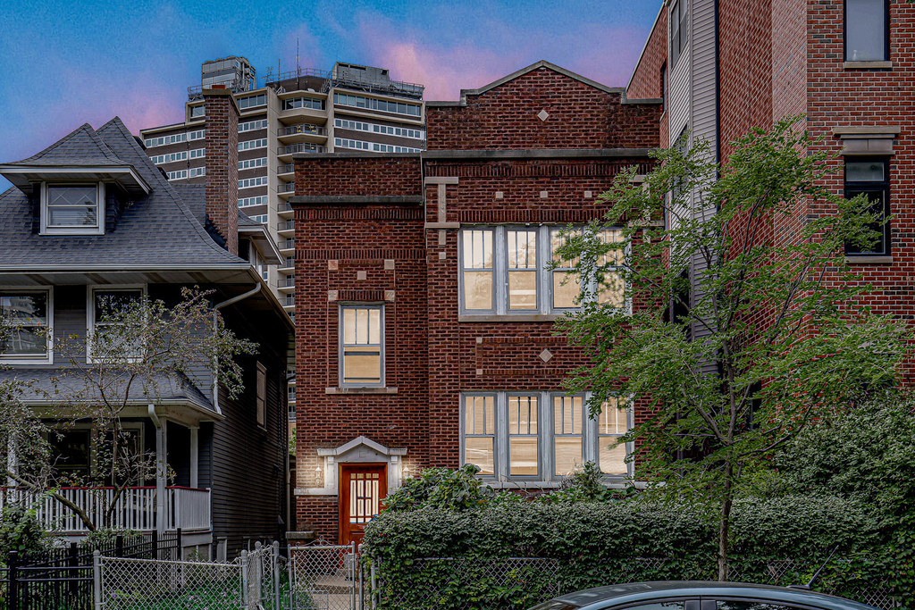 5814 N Winthrop Avenue - Photo 0