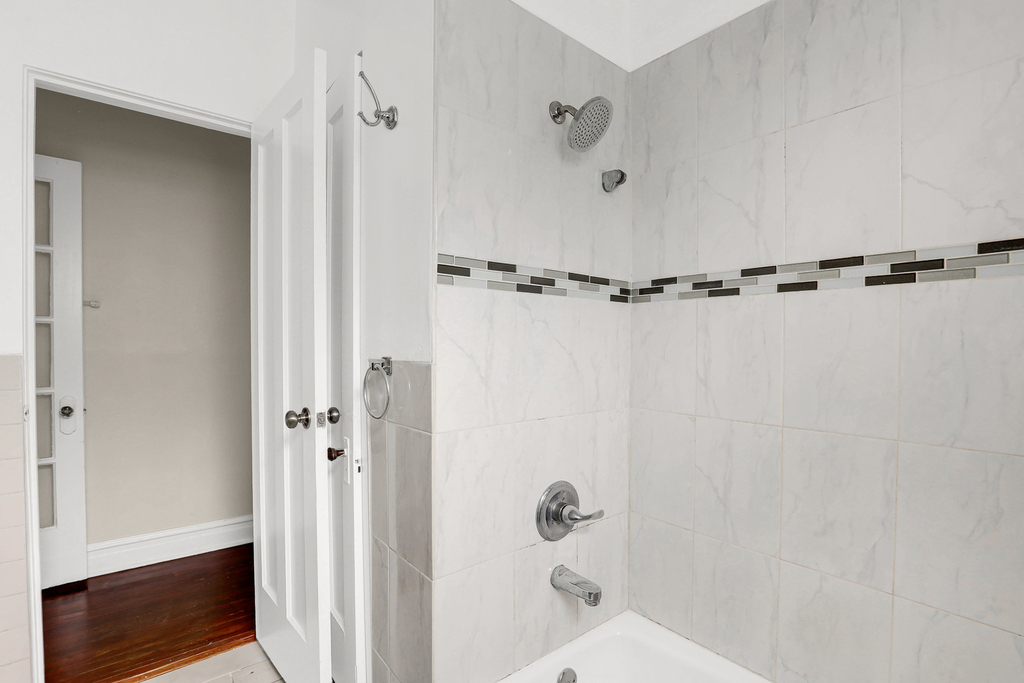 5814 N Winthrop Avenue - Photo 21