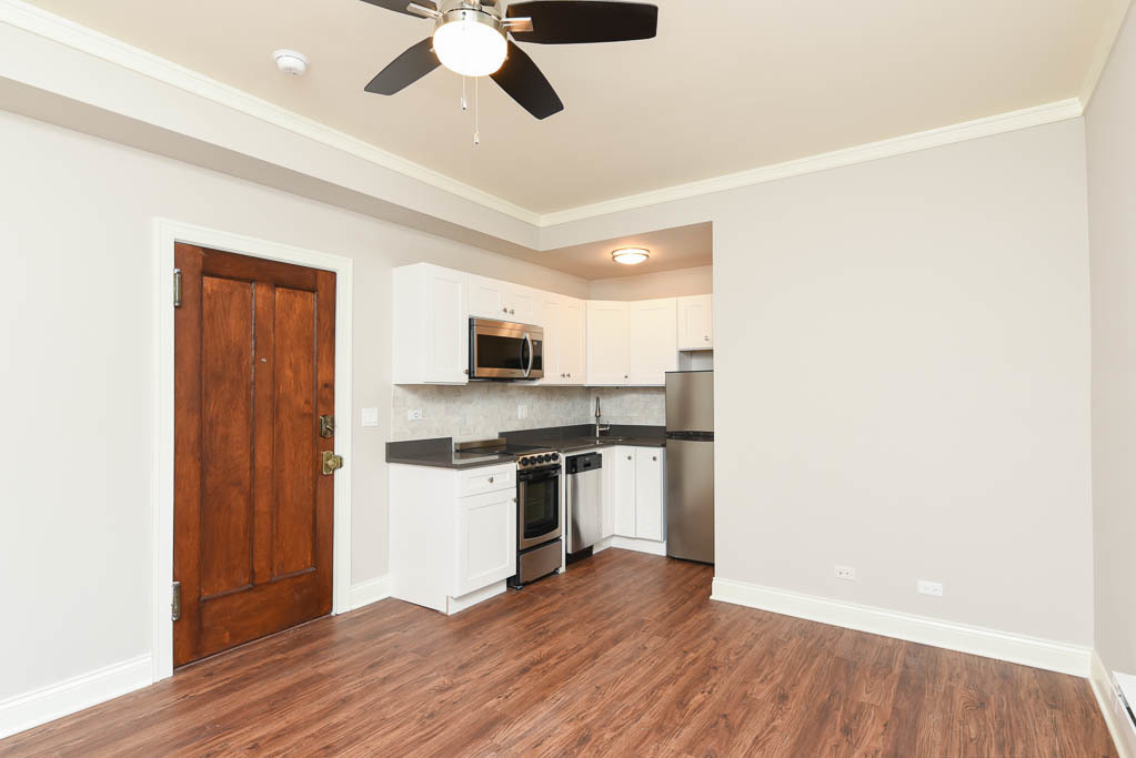 640 W Wrightwood Avenue - Photo 9
