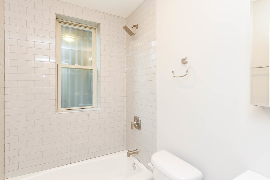 640 W Wrightwood Avenue - Photo 13
