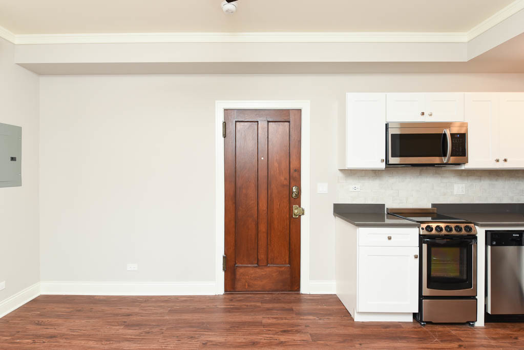 640 W Wrightwood Avenue - Photo 10