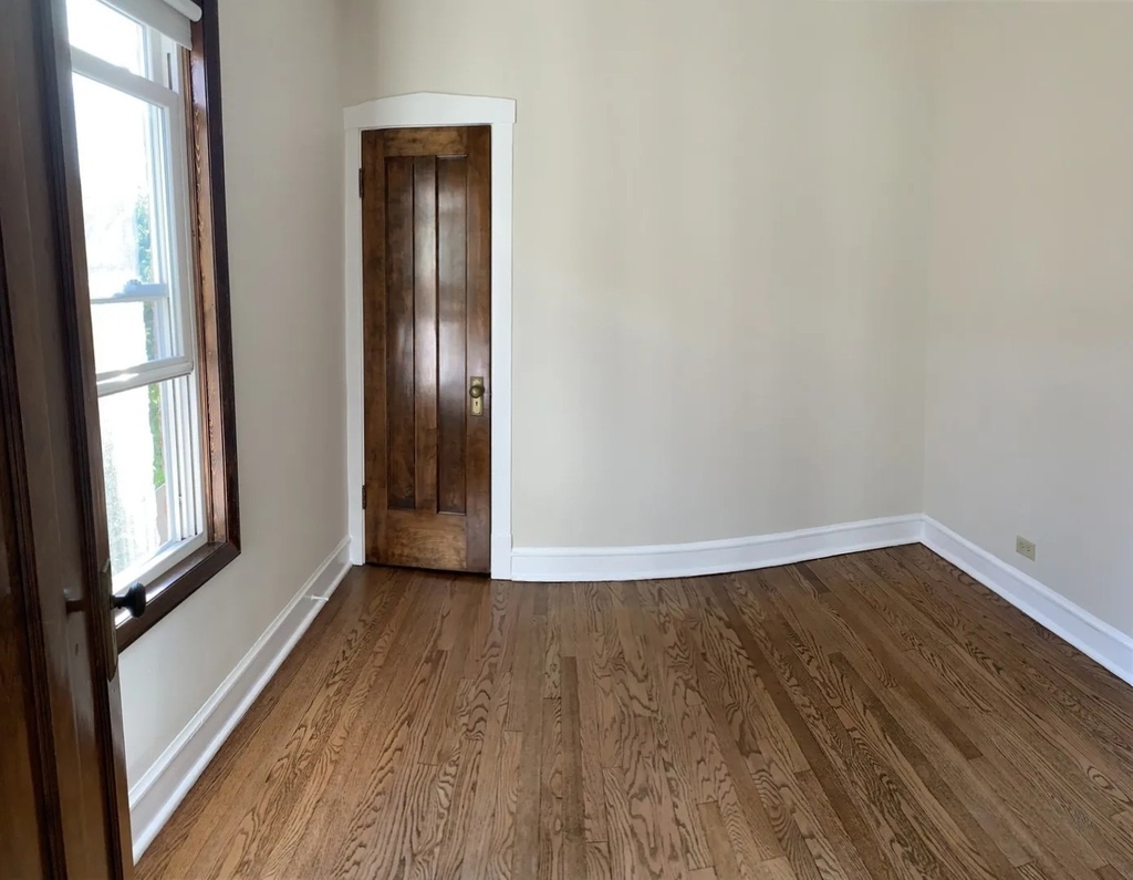 3708 N Whipple Street - Photo 5
