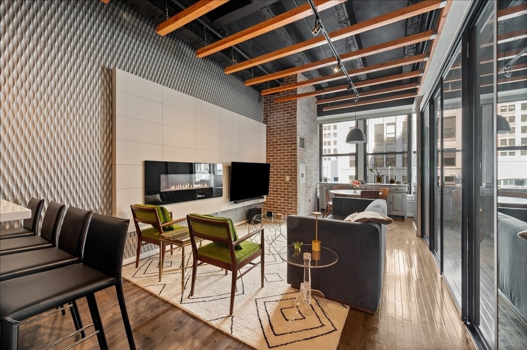 20 N State Street - Photo 3