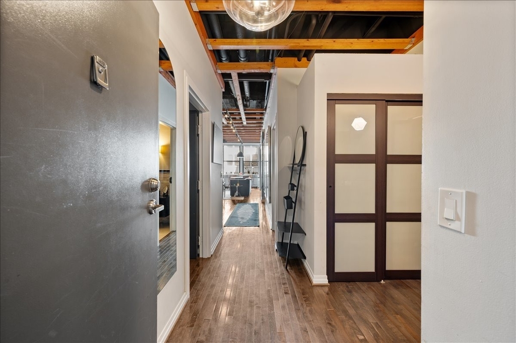 20 N State Street - Photo 2