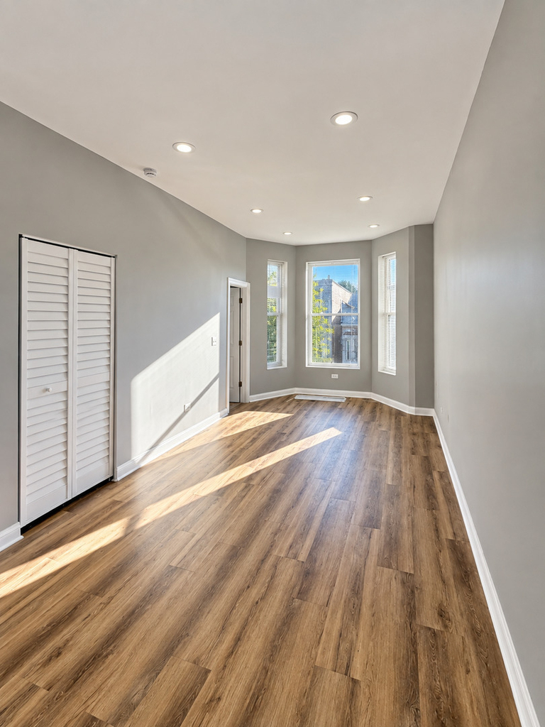 1934 S Saint Louis Avenue - Photo 1