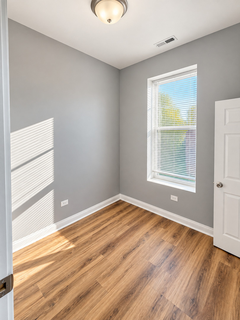 1934 S Saint Louis Avenue - Photo 4