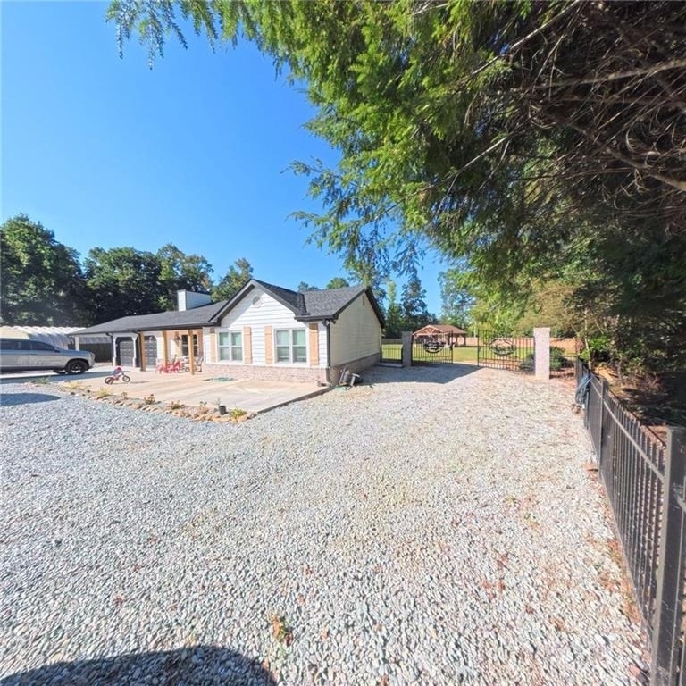 3020 Raymonds Drive - Photo 0